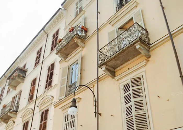 Luminoso Open Space Nel Centro Di * Τορίνο